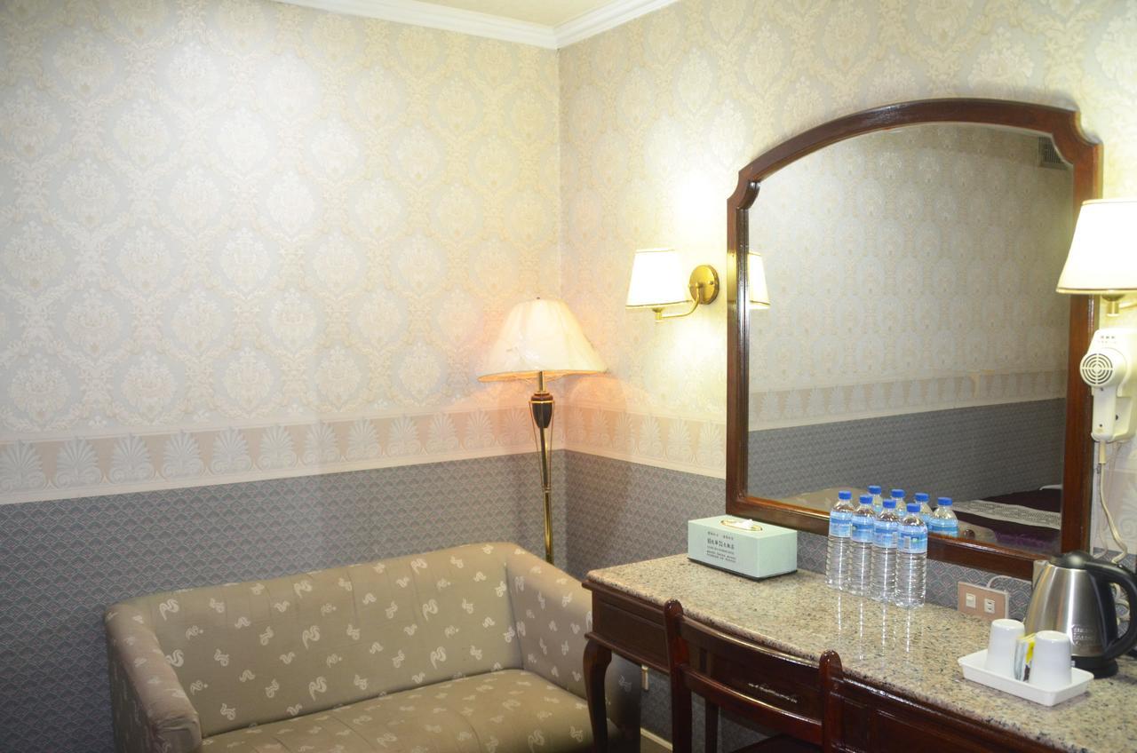 Guang Haw Hotel تاينان المظهر الخارجي الصورة
