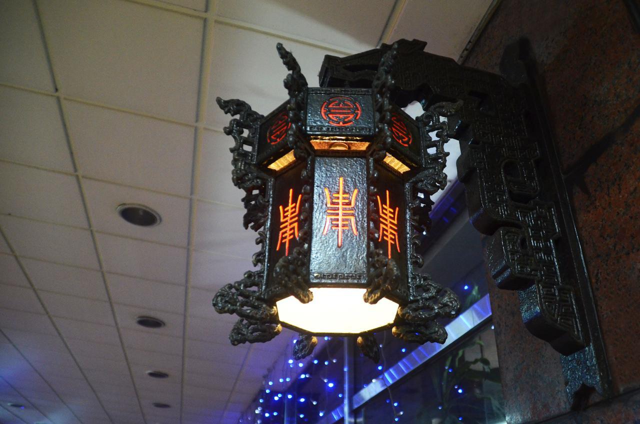 Guang Haw Hotel تاينان المظهر الخارجي الصورة